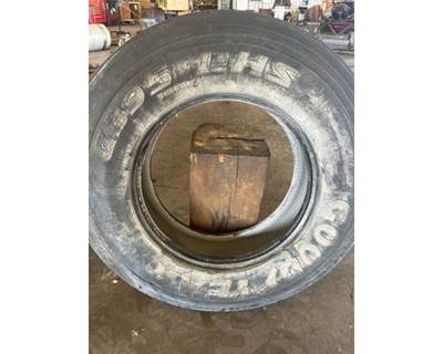 Freightliner Tire for a Freightliner Med. Conv.