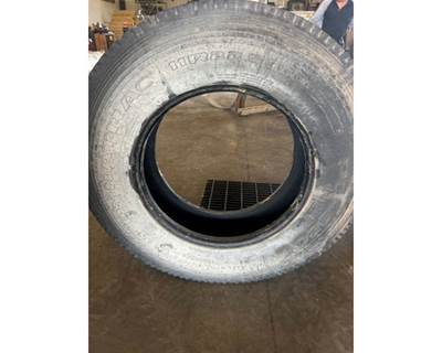 Freightliner Tire for a Freightliner Med. Conv.