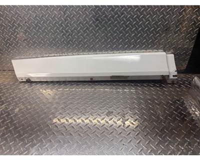 Kenworth T680 Left Truck Skirt
