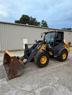 2017 John Deere 304K – Enclosed Cab + Quick Coupler | 4,287 Hrs
