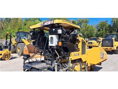 Caterpillar AP300F Asphalt Paver