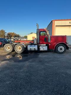 2009 Peterbilt 389 Day Cab Truck