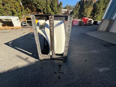 International 8100 / 8200/8300 Hood