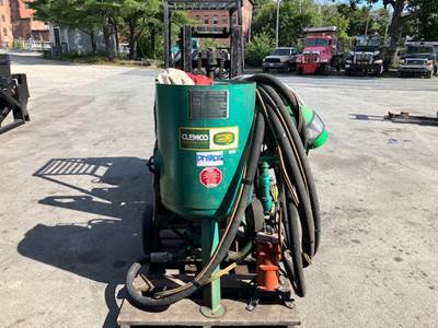Clemco 2452 Blast Machine