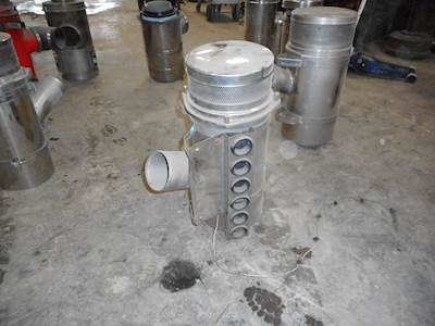 Freightliner Classic Left Air Cleaner / Air Filter Housing