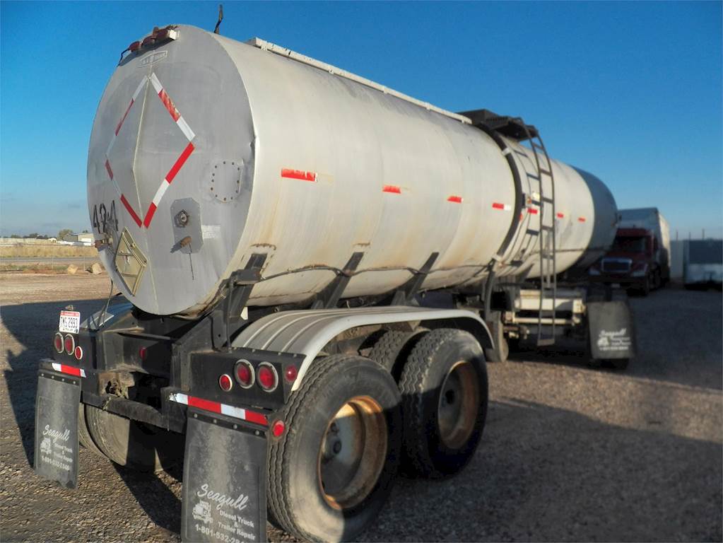 1967 J & L TANKER Asphalt / Hot Oil Tank Trailer For Sale Farr West