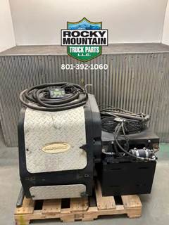 Carrier ComfortPro Auxiliary Power Unit (APU) for a 2012 Freightliner Cascadia