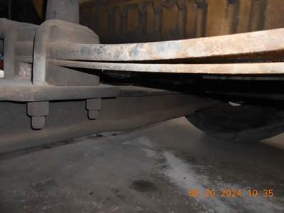 Freightliner M2 Front Axle Assembly for a 2004 Freightliner M-2