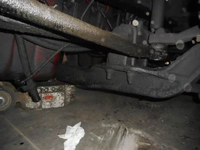 International 9400i Front Axle Assembly