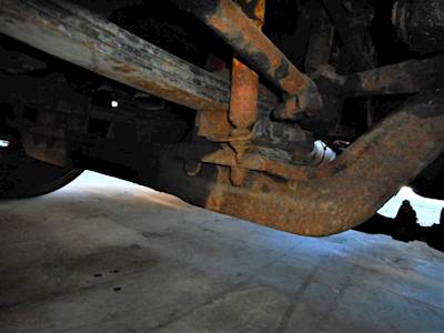 Volvo / WhiteGMC ACL64 Front Axle Assembly for a 1989 Volvowhitegmc ACL64