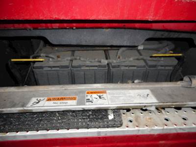 Freightliner Cascadia 125 Battery Box for a 2009 Freightliner Cascadia