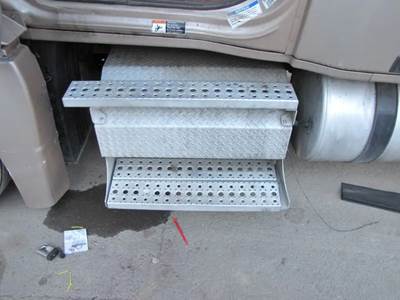 Freightliner Cascadia Battery Box