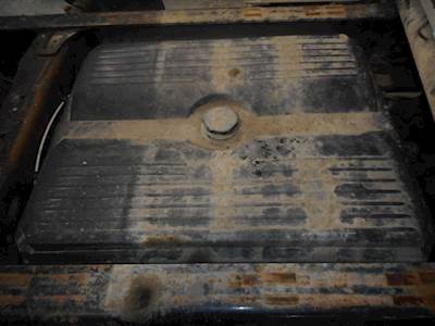 Freightliner Columbia 120 Battery Box for a 2005 Freightliner CL120