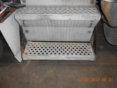 Kenworth T800 Battery Box