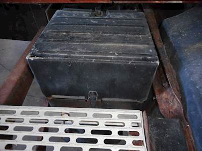 Mack CL700 Battery Box