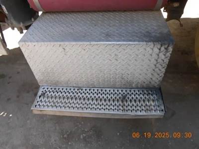 Peterbilt 379 Battery Box
