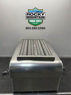 Peterbilt UNIVERSAL Battery Box