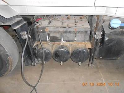 Volvo VNL Battery Box