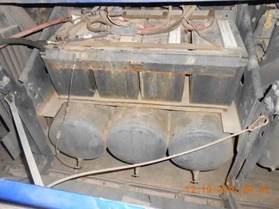 Volvo VNL860 Battery Box for a 2021 Volvo VNL 860