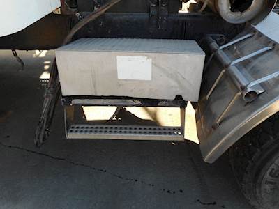 Freightliner Columbia 112 Battery Box for a 1986 Freightliner CL-112