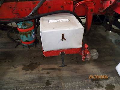 Freightliner Battery Box for a 1991 Freightliner Cabover