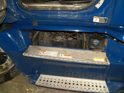 Freightliner Cascadia 125 Battery Box for a 2013 Freightliner Cascadia