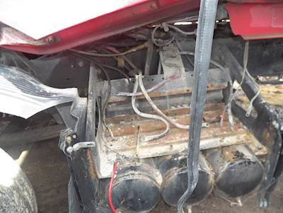 Volvo VNL770 Battery Box