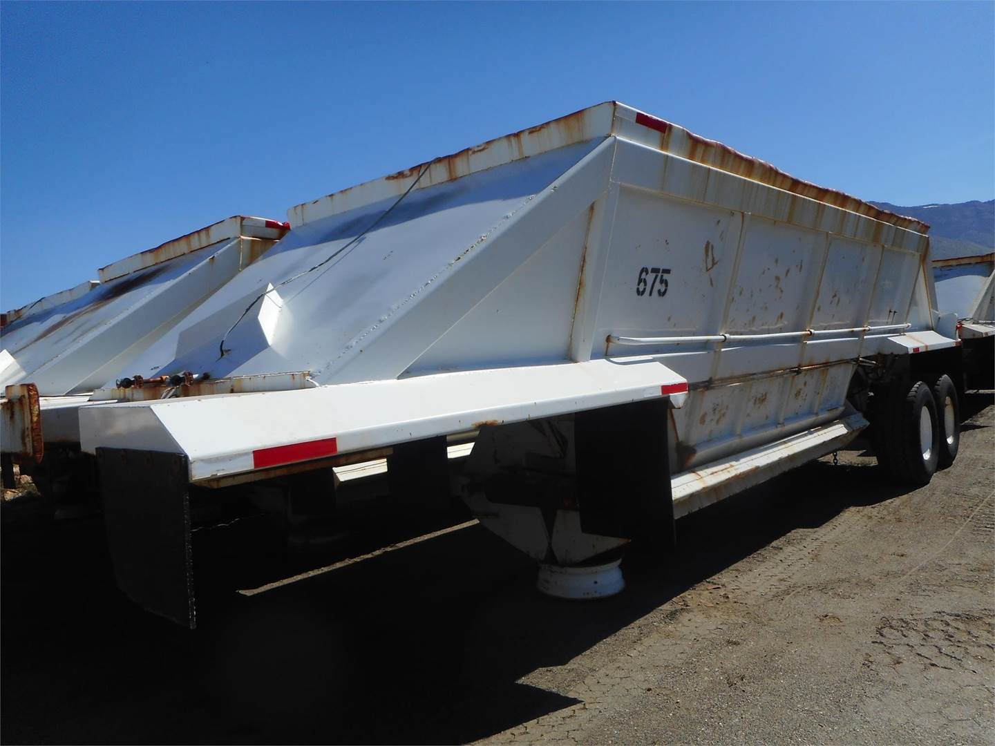 2005 HAWCO Tandem Axle Bottom Dump Trailer Walking Beam For Sale