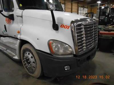 Freightliner Cascadia Front Bumper