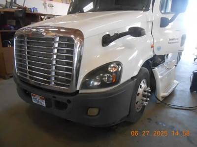 Freightliner Cascadia Front Bumper