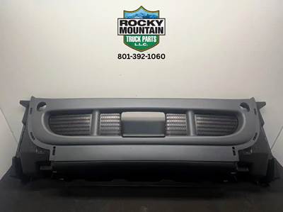 Freightliner Cascadia Front Bumper for a Freightliner Cascadia P3