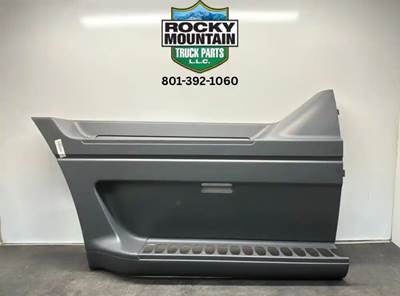 Freightliner Century Class / Columbia Right Cab Fairing for a Freightliner CENTURY, COLUMBIA