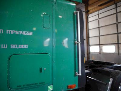 Freightliner FLD120 Cab Fairing for a 1991 Freightliner FLD112