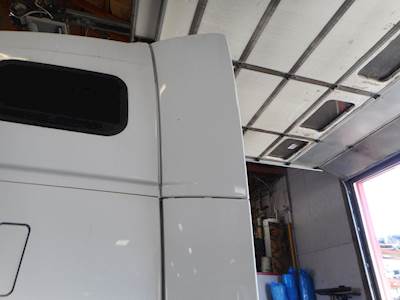 Volvo VNL670 Cab Fairing