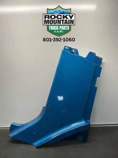 Freightliner Columbia Cowl