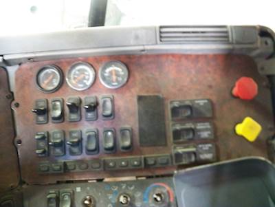 Freightliner Century Class 120 Dashboard Assembly for a 2000 Freightliner C120