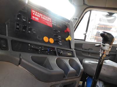 Freightliner Columbia 120 Dashboard Assembly for a 2004 Freightliner CL120