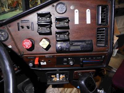Freightliner FLD120 Dashboard Assembly for a 1991 Freightliner FLD112