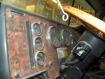 International 9400i Dashboard Assembly