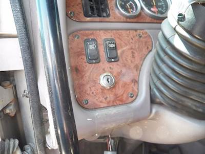 Peterbilt 387 Dashboard Assembly