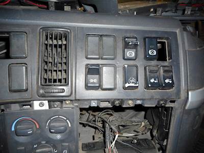 Volvo VNL780 Dashboard Assembly for a 2006 Volvo VNL 780