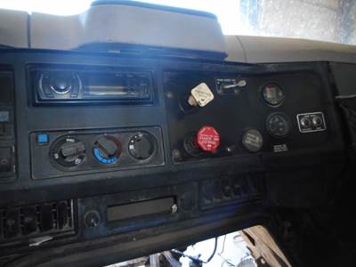 International 2674 Dashboard Assembly