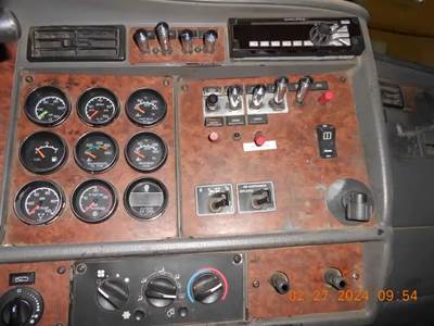 Kenworth T600 Dashboard Assembly