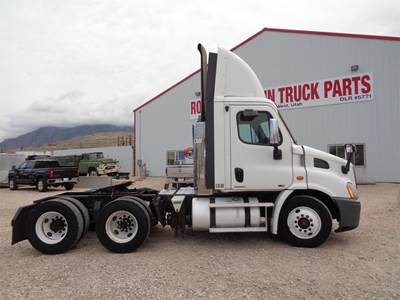 Freightliner Cascadia 113 Day Cab Truck - Detroit 410HP, 10 Speed Manual