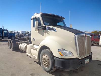 Kenworth T680 Day Cab Truck - Paccar 405HP, 18 Speed Automatic