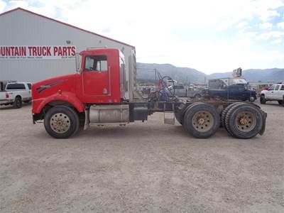 Kenworth T800 Day Cab Truck - Cummins 400HP, 10 Speed Manual