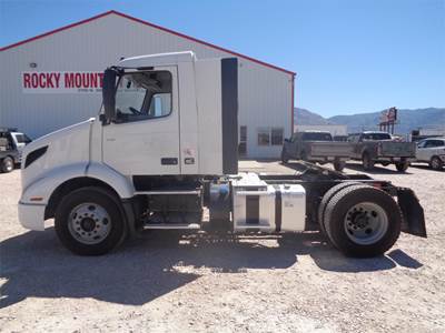 Volvo VNR42T300 Single Axle Day Cab Truck - D13N-425 425HP, 12 Speed I Shift Automatic