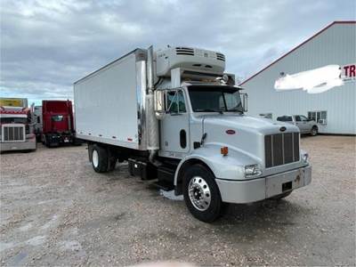 Peterbilt 330 Box Truck - 250HP, 6 Speed Manual