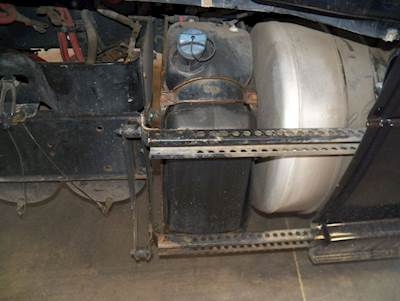 Freightliner Cascadia DEF Tank