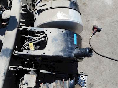 Volvo VNL64T DEF Tank